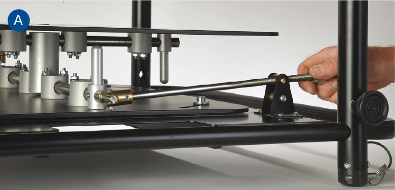 KALIBRO is a unique solution, patented by EUROMET that allows micro adjustments on all axes, with brass knobs located laterally to accurately align the focus of the two projectors, thus ensuring the maximum concentricity, which is essential for the best 3D projection and image quality